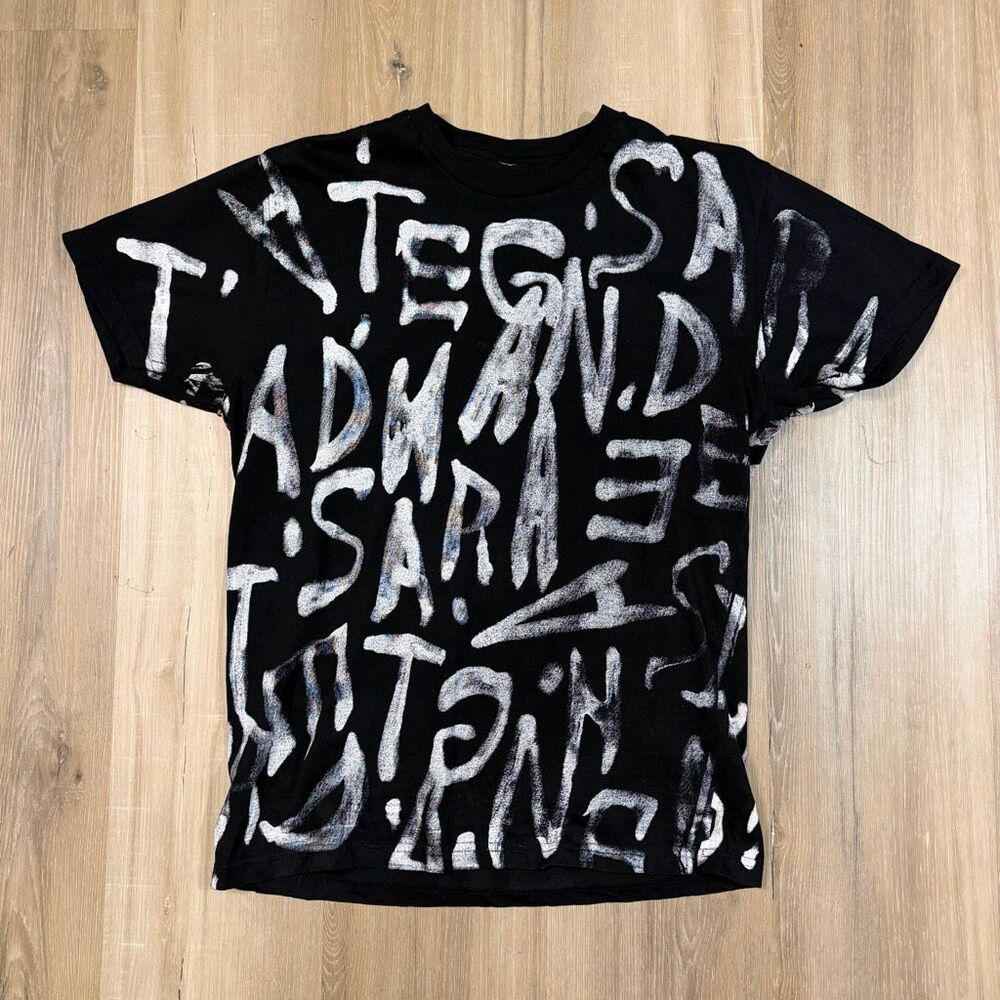 Tegan And Sara AOP Black White Shirt Sz M Graffiti Graphic Punk Alt Rock Indie